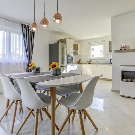 Apartments Lapis เปรมันตูรา ภายนอก รูปภาพ