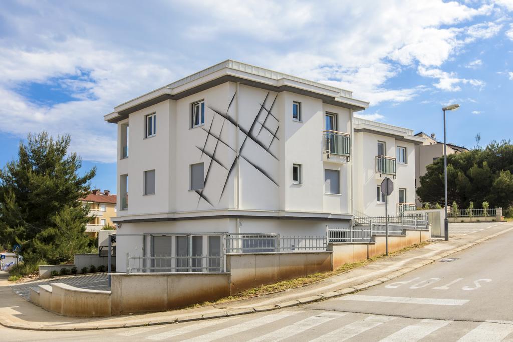 Apartments Lapis เปรมันตูรา ภายนอก รูปภาพ
