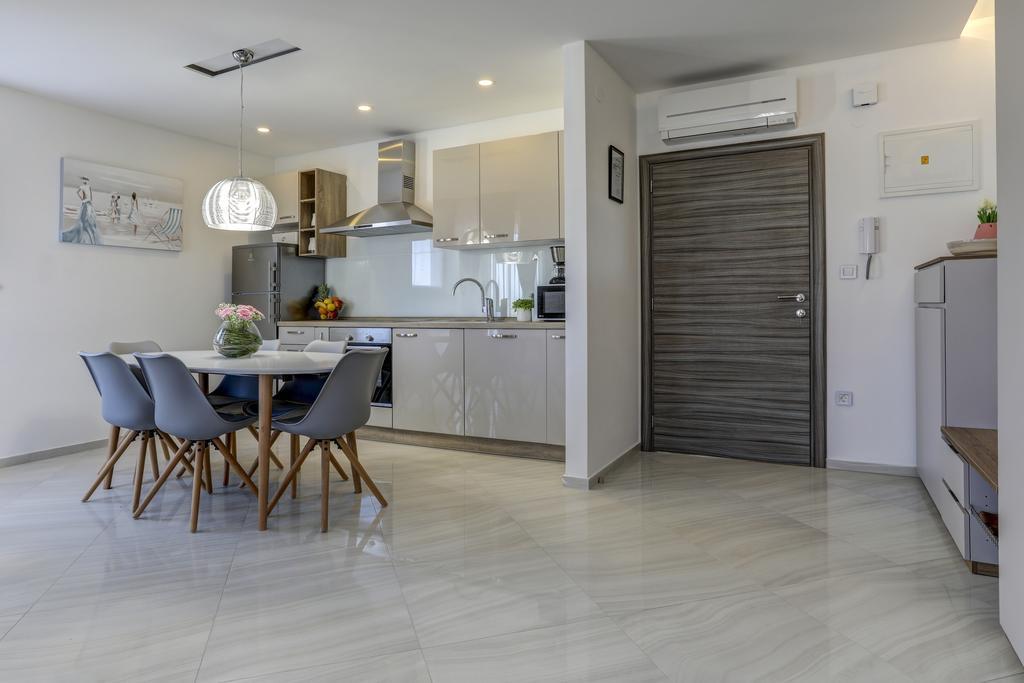 Apartments Lapis เปรมันตูรา ภายนอก รูปภาพ