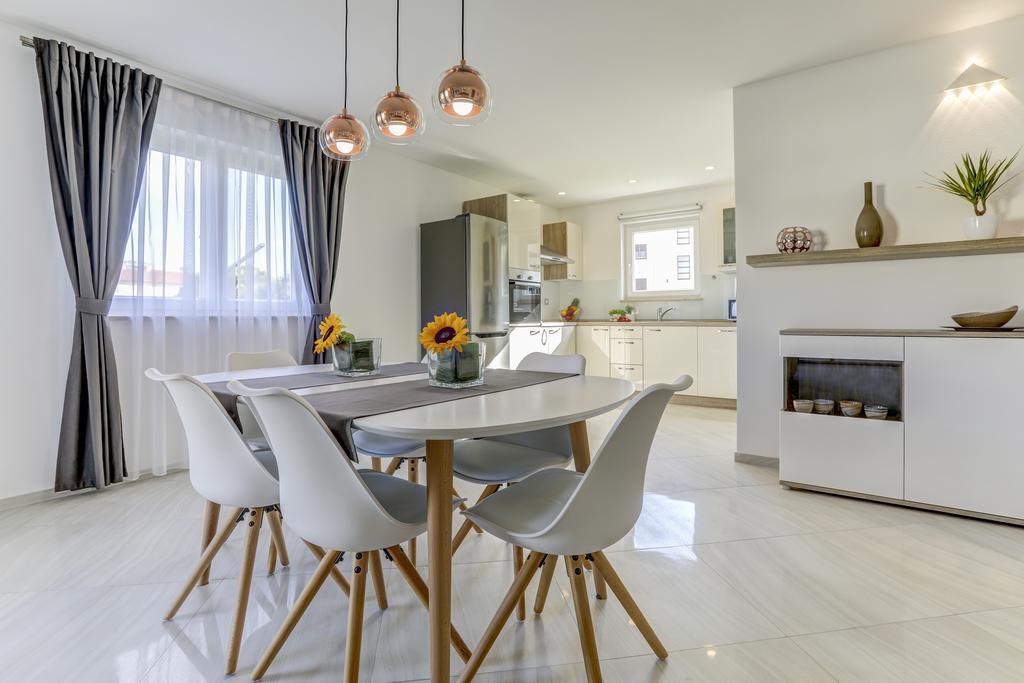 Apartments Lapis เปรมันตูรา ภายนอก รูปภาพ